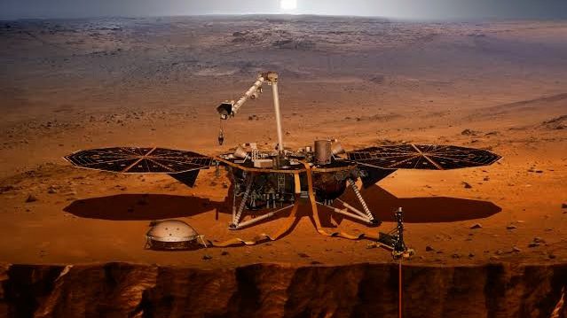 Marsquakes Reveal Hidden Liquid Water—Could Life Be Lurking Beneath?