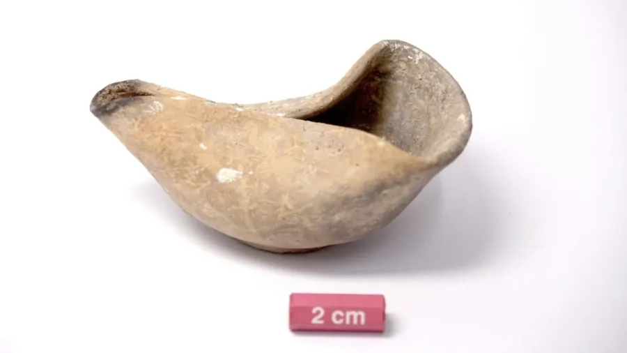 Whispers from a Hilltop: 2,000-Year-Old Lamp and Stylus Illuminate Life Near Ancient Jerusalem